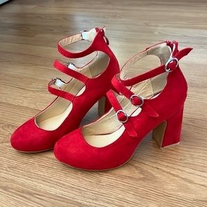 Women’s suede like with a chunky 3 1/2 inch heel!